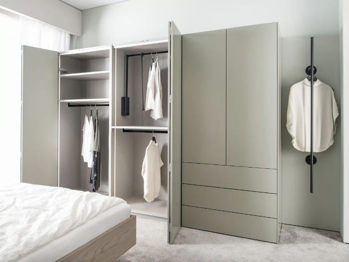 MIRIA 100 - Wardrobe with folding doors _ Sudbrock Möbelhandwerk